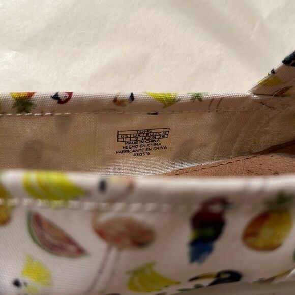 TOMS 11 White Multi Tropical Toucan Flamingo Fruit Canvas Slip On Flats - Picture 11 of 11